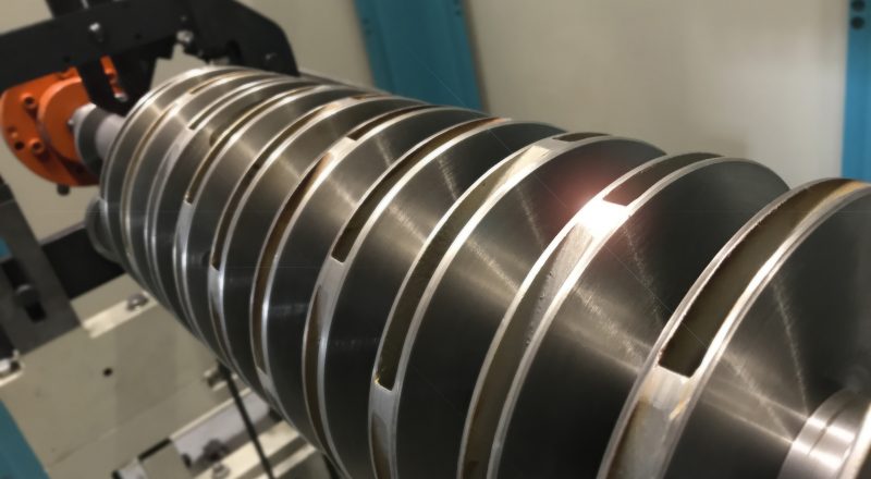 Rodelta balancing machine