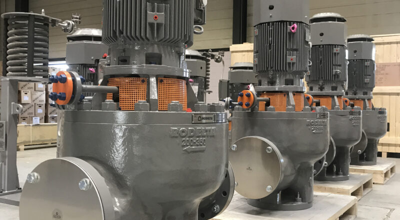 Close couplet heavy duty pump